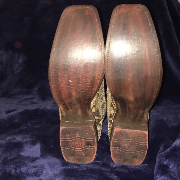 Snakeskin boots - Picture 3 of 3